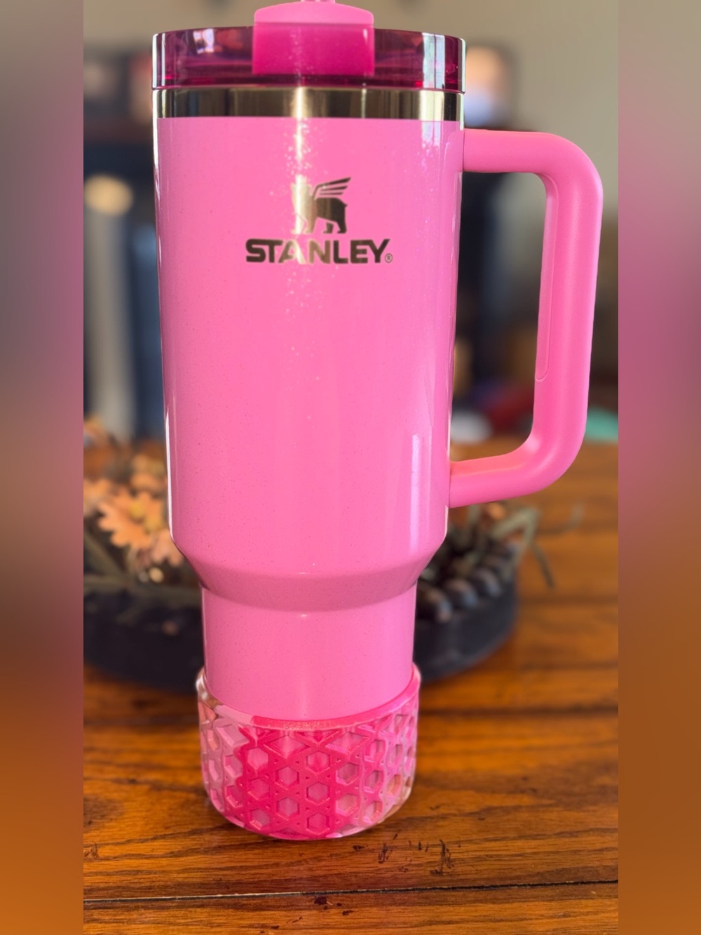 Stanley Limited Edition Glinda tumbler. Like new condition, with boot. - Picture 2 of 7